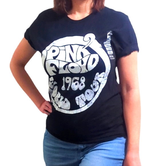 HOT TOPIC Pink Floyd 1968 World Tour Graphic Tee ~ NEW - Picture 1 of 7